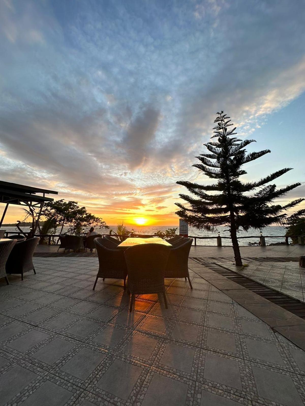 Kasuari Valley Beach Resort Sorong Kültér fotó