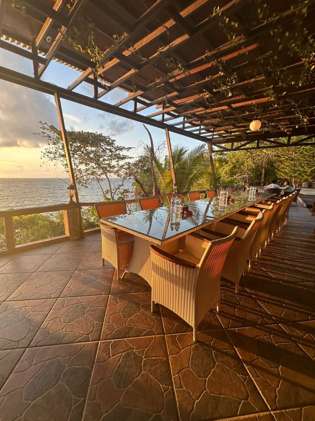 Kasuari Valley Beach Resort Sorong Kültér fotó