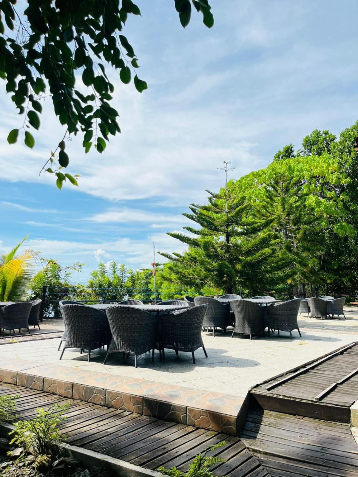 Kasuari Valley Beach Resort Sorong Kültér fotó