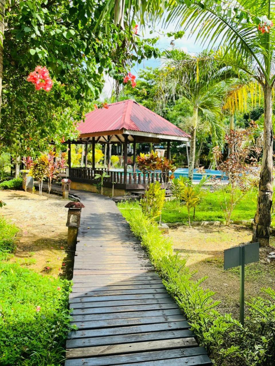Kasuari Valley Beach Resort Sorong Kültér fotó